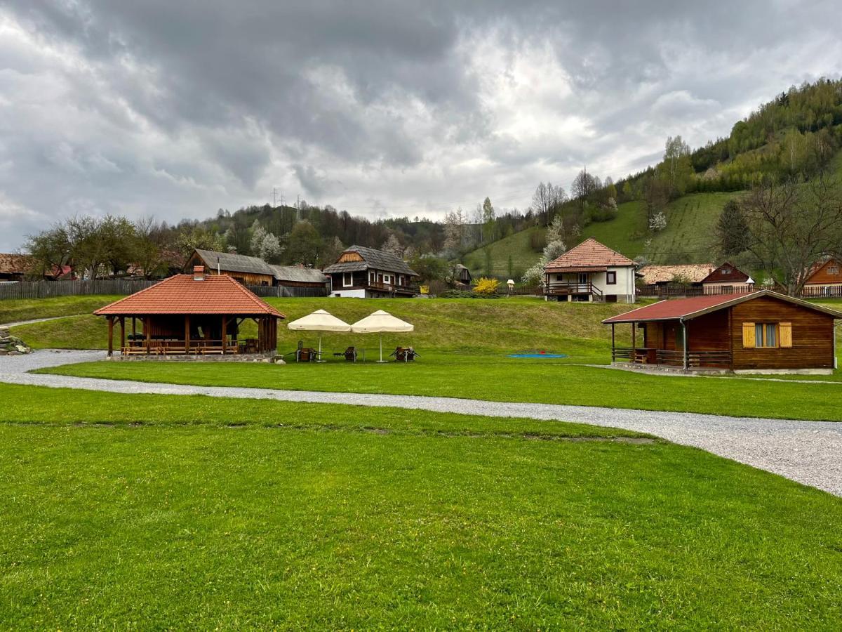 Biotour Camping & Restaurant Ghimeş-Făget 외부 사진